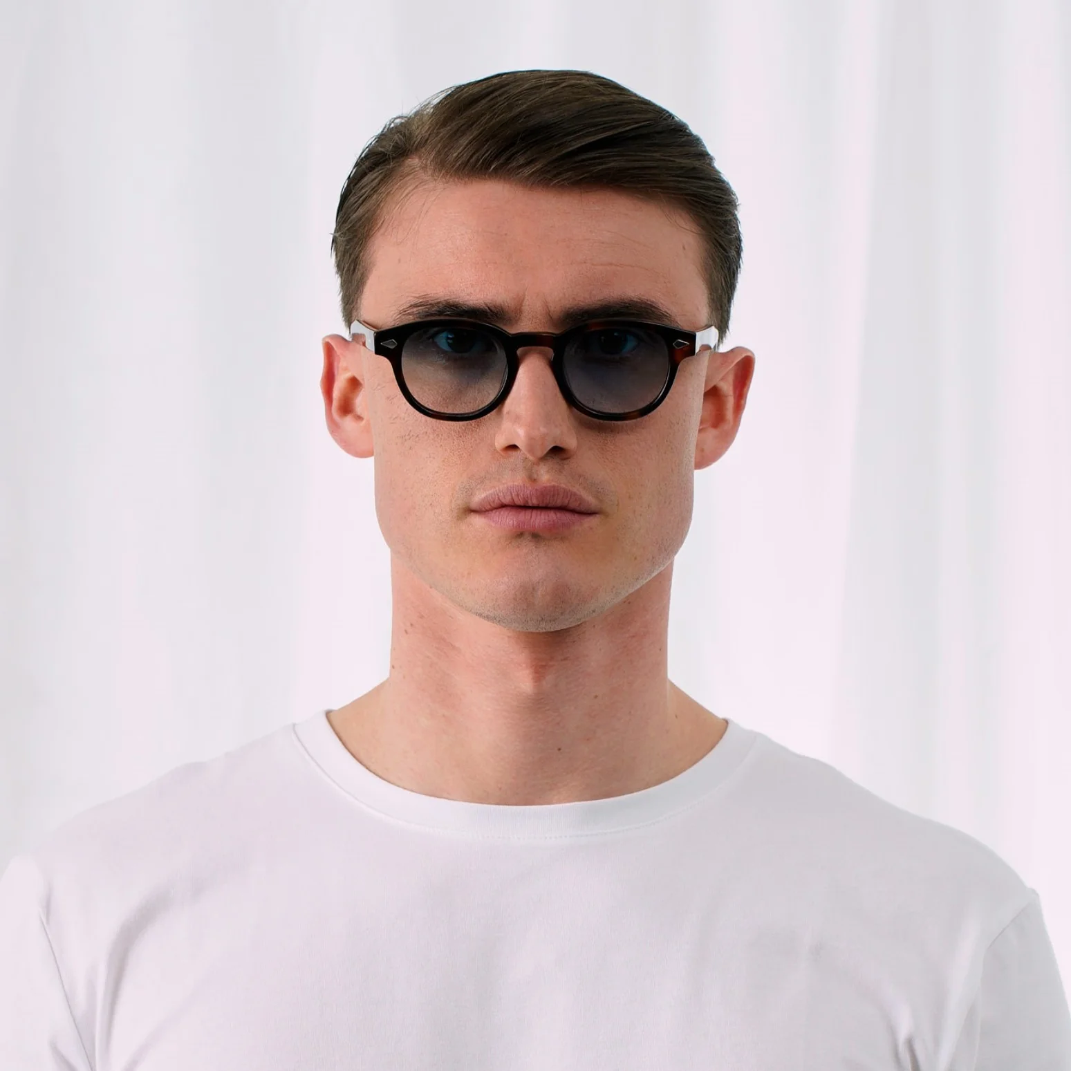 JOHN - Image 3