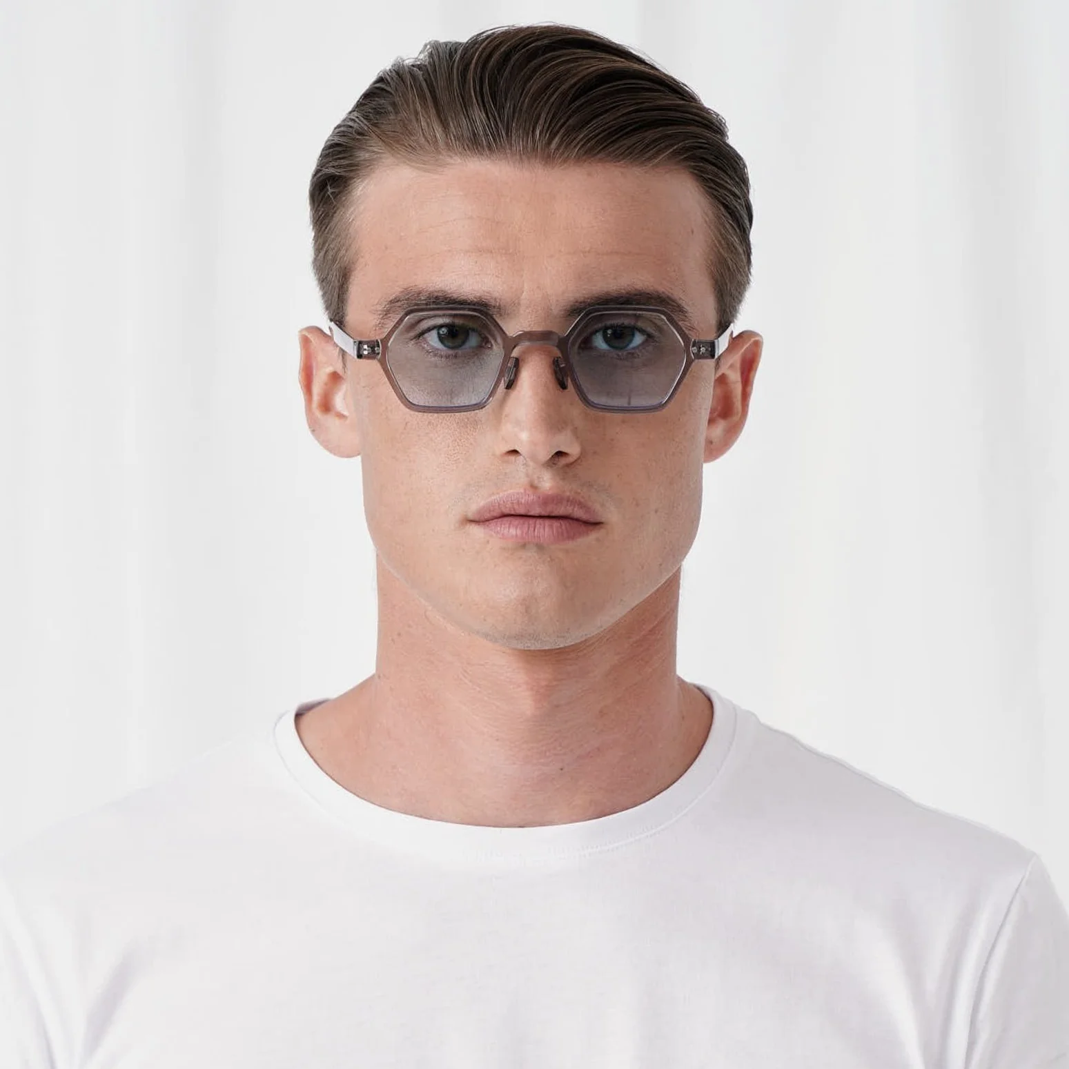 LEON - Image 3